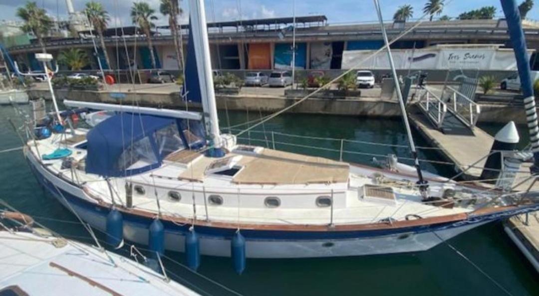 Botel Vintage And Cozy Sailing Boat In *